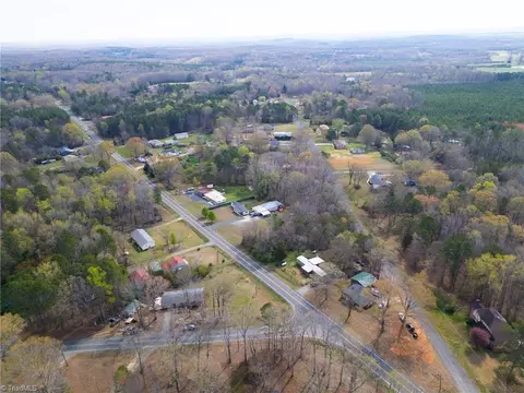 187 Eastside Dr, Denton, NC 27239 photo 9