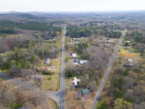 187 Eastside Dr, Denton, NC 27239 photo 8
