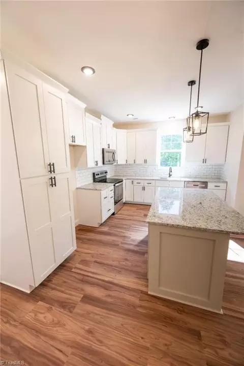 Kitchen - 482 Carson Rd, Pilot Mountain, NC 27041 photo 5 of 8