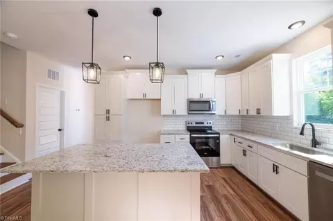 Kitchen - 482 Carson Rd, Pilot Mountain, NC 27041 photo 6 of 8