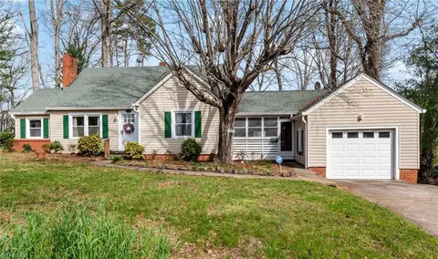 205 Triplett St, Jonesville, NC 28642