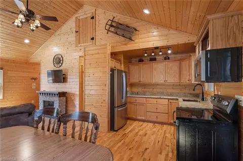 Kitchen - 128 Deer Antler Dr, Purlear, NC 28665 photo 4 of 4
