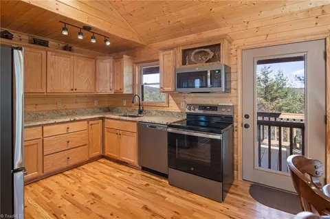 Kitchen - 128 Deer Antler Dr, Purlear, NC 28665 photo 2 of 4