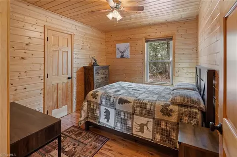 Bedroom - 128 Deer Antler Dr, Purlear, NC 28665 photo 5 of 8