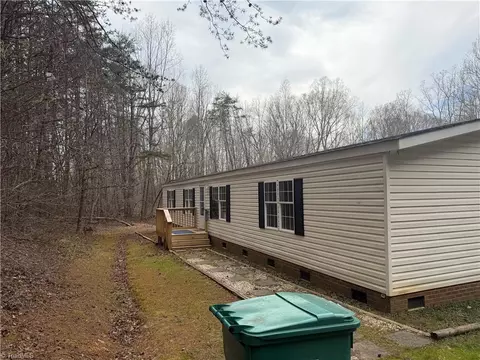 670 Foxwood Rd, Madison, NC 27025