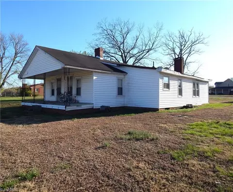 4190 Grubbs Rd, Walkertown, NC 27051