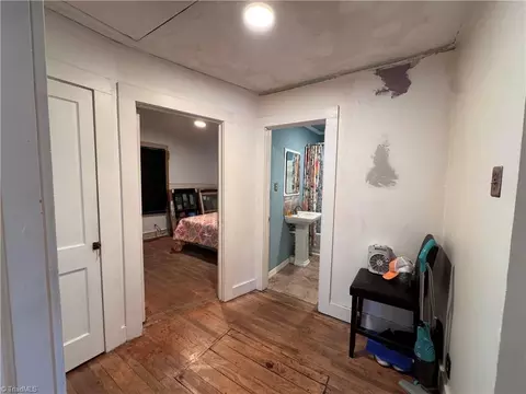 Entry Way - 1611 Pine St E, Mount Airy, NC 27030 photo 2 of 2