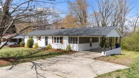 735 Hallmark Dr, Rural Hall, NC 27045