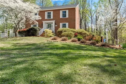 5664 Regents Park Rd, Kernersville, NC 27284