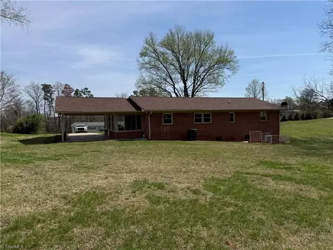 Exterior - 507 Bethany Ford Rd, North Wilkesboro, NC 28659 photo 7 of 11