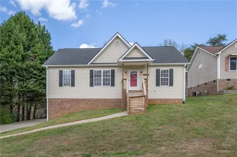3627 Signet Dr, Winston Salem, NC 27101