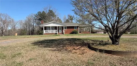 901 Wolf Island Rd, Reidsville, NC 27320