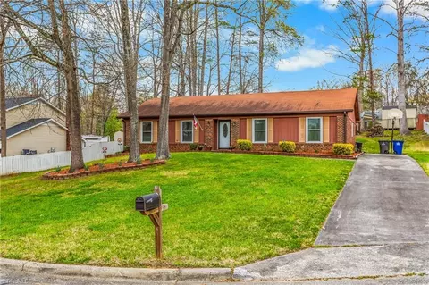 1609 Cedarlimb Ct, Winston Salem, NC 27127