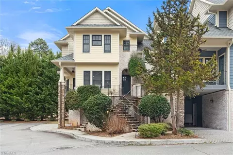 160 Park Pointe Cir, Winston Salem, NC 27104