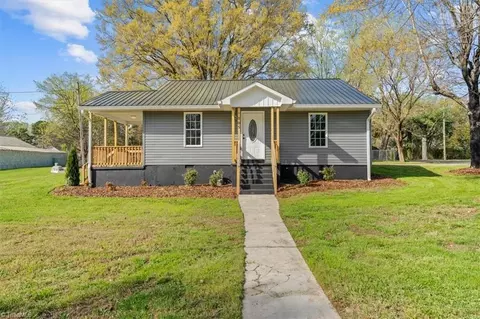105 Mendota Ave, Lexington, NC 27292