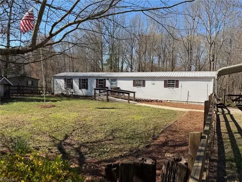 2050 Pondarosa Dr, Kernersville, NC 27284