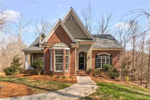 6706 Buckley Dr, Summerfield, NC 27358