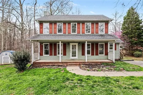 401 Sherwood Ct, Eden, NC 27288