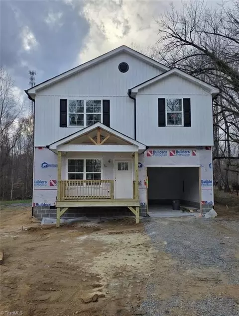 534 Virginia Dr, Yadkinville, NC 27055