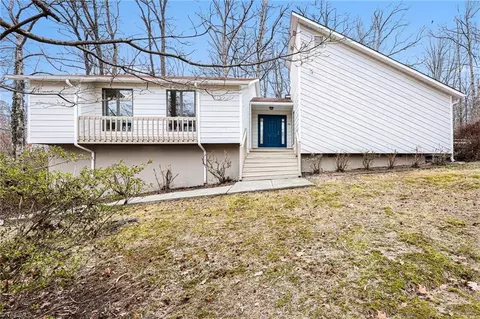 1711 Hanging Valley Ct, Kernersville, NC 27284