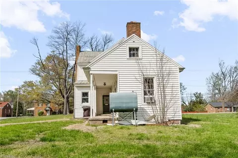 Exterior - 606 Springfield Rd E, High Point, NC 27263 photo 5 of 6