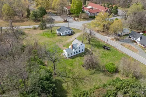 View/Area - 606 Springfield Rd E, High Point, NC 27263 photo 3 of 6