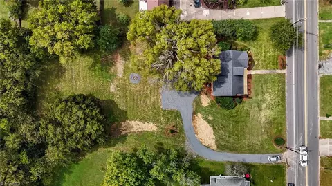 View/Area - 1308 Meadow Rd, Eden, NC 27288 photo 3 of 4