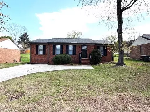 1809 Acorn Rd, Greensboro, NC 27406