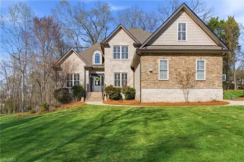 166 Fieldwood Dr, Advance, NC 27006