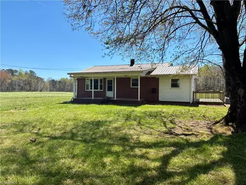 151 Goodall Ln, Dobson, NC 27017