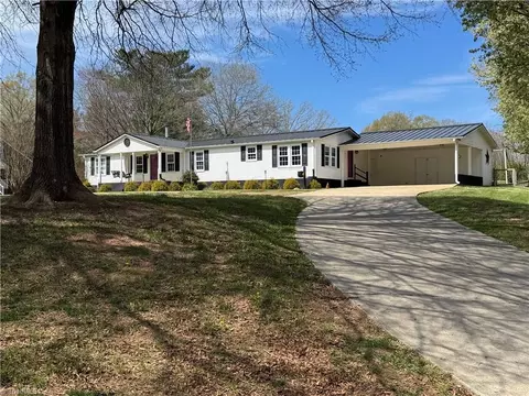 3932 Piney Mountain Rd, Walnut Cove, NC 27052