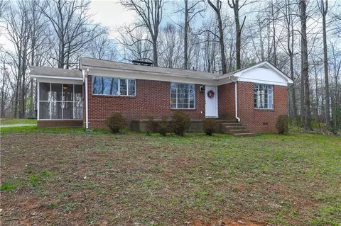 Exterior - 945 Dan Valley Rd, Madison, NC 27025 photo 3 of 6