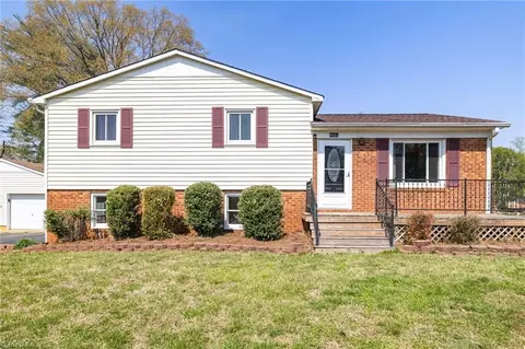 4661 Kings Gate Dr, Winston Salem, NC 27101