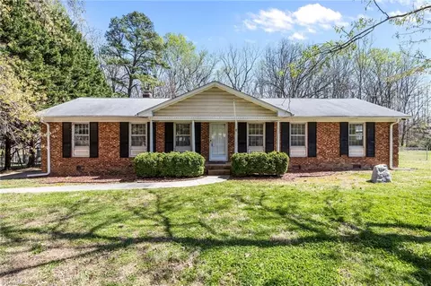 523 525 Carlann Valley Rd, Mcleansville, NC 27301