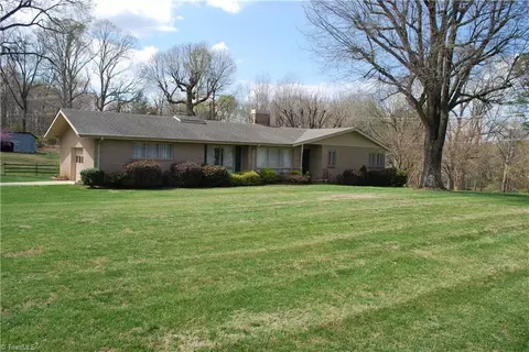 176 Midway St, Cooleemee, NC 27014