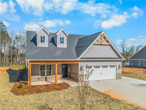 3439 Transou Rd, Pfafftown, NC 27040