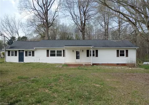 4077 Ramseur Julian Rd, Liberty, NC 27298