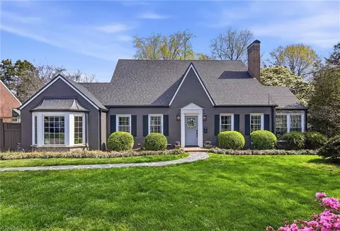 2025 Sussex Ln, Winston Salem, NC 27104