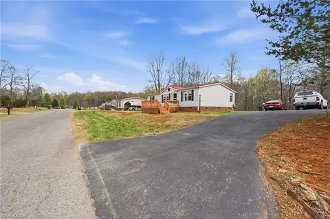 2862 Eagle Point Dr, Trinity, NC 27370 photo 31