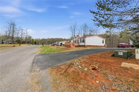 2862 Eagle Point Dr, Trinity, NC 27370 photo 30