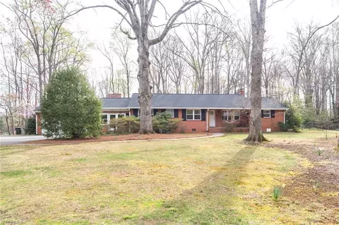 912 Forest Hill Dr, Greensboro, NC 27410