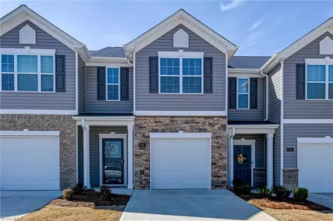 1166 Evelynnview Ln, Kernersville, NC 27284