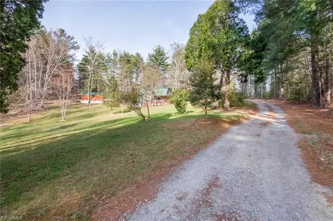 Exterior - 6414 Summit Rd, Purlear, NC 28665 photo 2 of 18