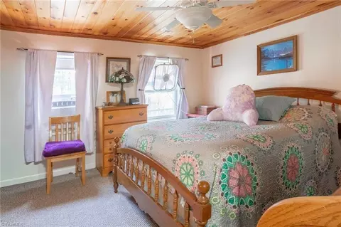 Bedroom - 6414 Summit Rd, Purlear, NC 28665 photo 1 of 2