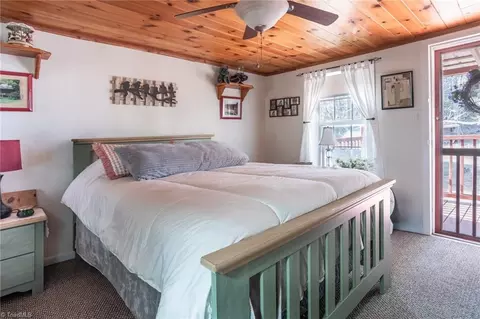Bedroom - 6414 Summit Rd, Purlear, NC 28665 photo 2 of 2