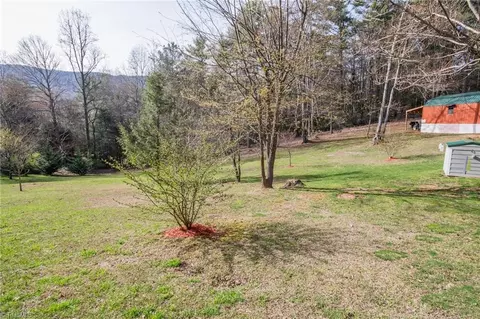 Exterior - 6414 Summit Rd, Purlear, NC 28665 photo 6 of 18