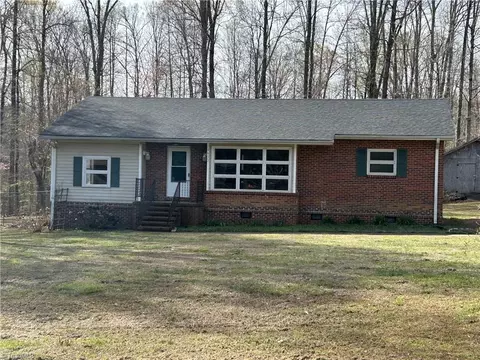 4932 Sylvanglade Rd, Mcleansville, NC 27301