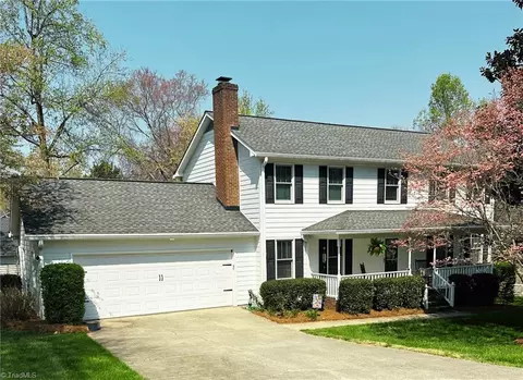 109 Stafford Oak Dr, Jamestown, NC 27282