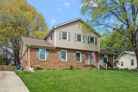 5520 Robinridge Rd, Greensboro, NC 27410