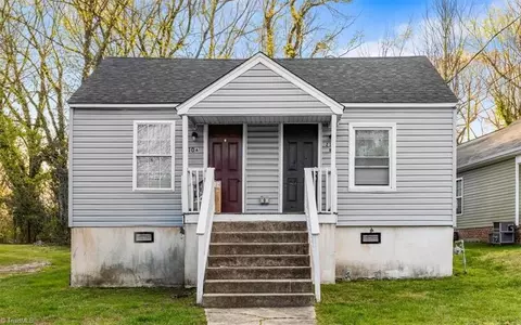 210 Morgan Pl, High Point, NC 27260